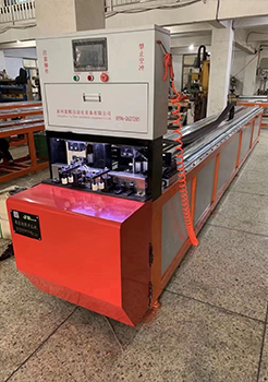 沖孔機